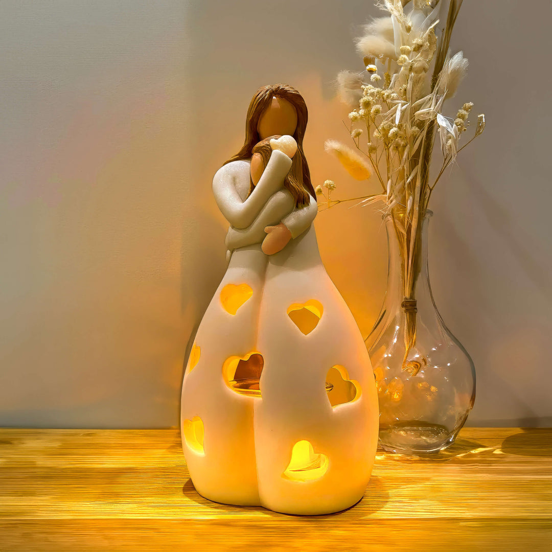 Romantisk bordlampe i beige med blødt lys