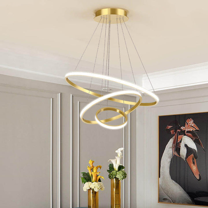 Montering af moderne loftlampe med 3 ringe