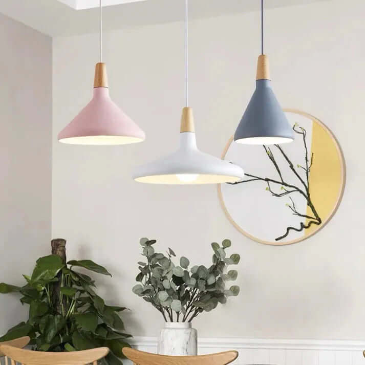 Moderne konisk metal pendellampe