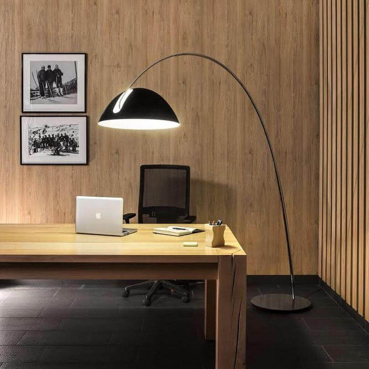 Buet Gulvlampe