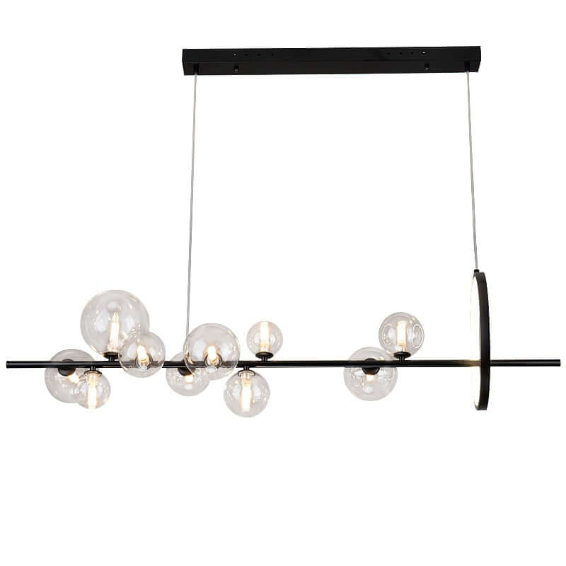 Glasboble pendellampe monteret i et højt rum