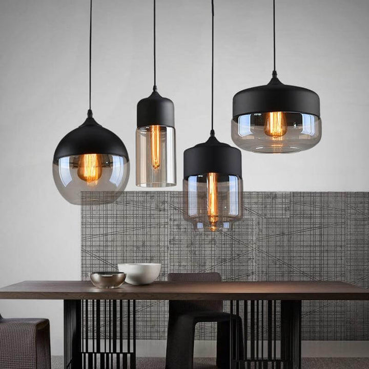 Moderne pendellampe med glasskjerm