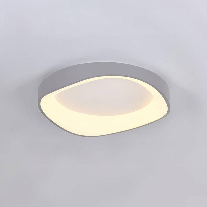 Nordisk loftlampe med kunstnerisk træstruktur