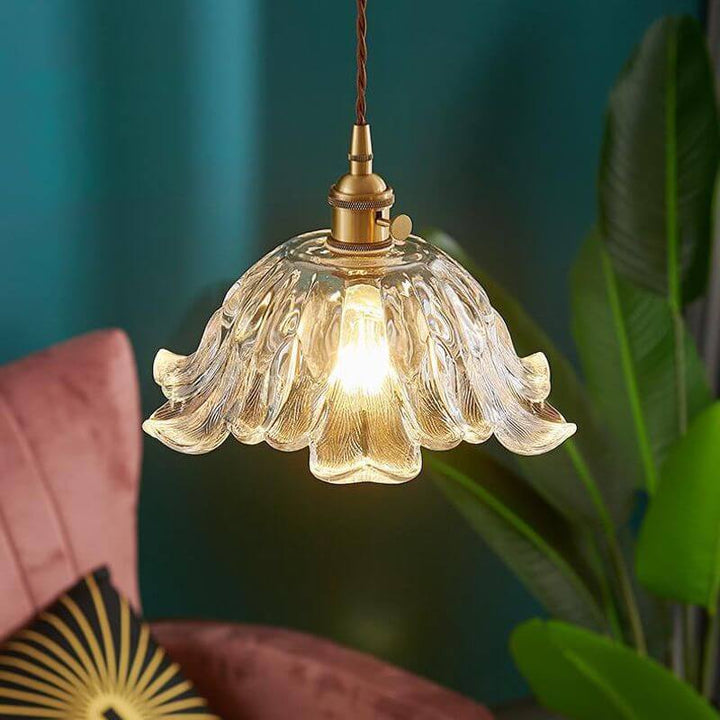 Blomsterformet industriel glas pendel i guld