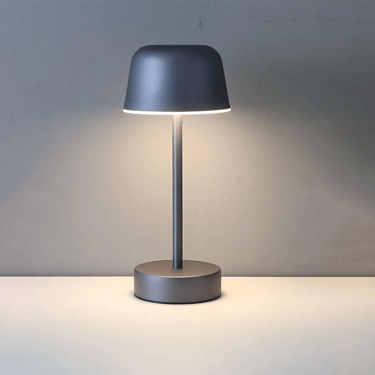 Moderne trådløs bordlampe