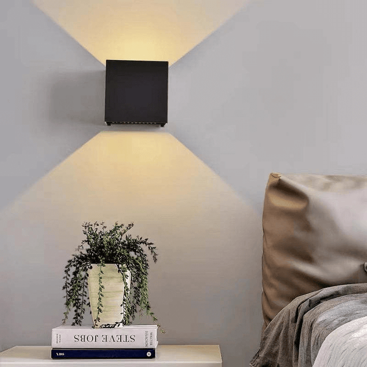 Moderne LED væglampe til indendørs og udendørs brug