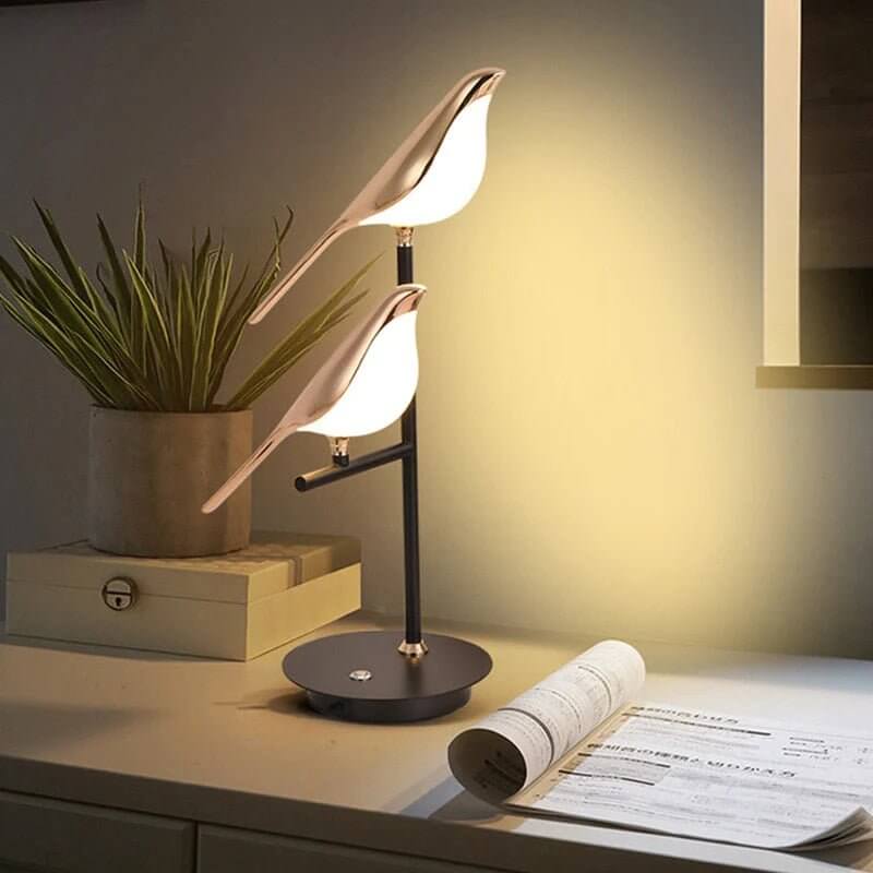 Moderne bordlampe i metal - Fugleformet
