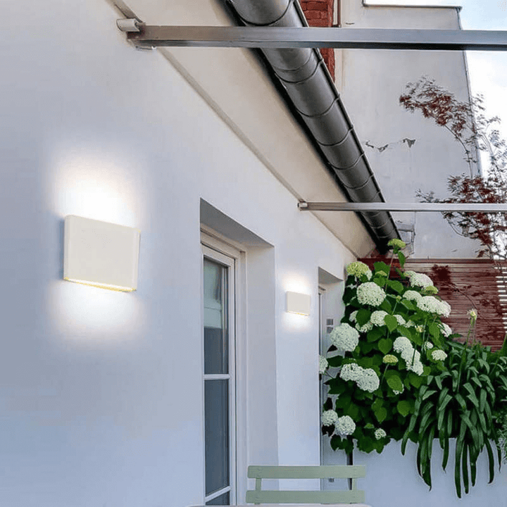 Moderni LED-ulkoseinävalaisin, vesitiivis, ylös-alas-valaistus