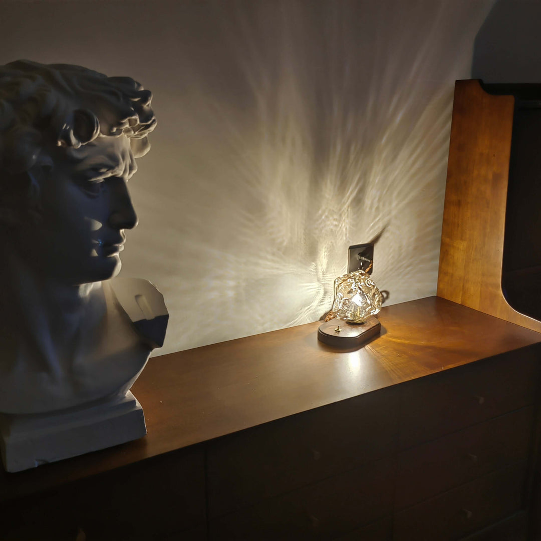Elegant isstensk design glasbordlampe i soveværelset