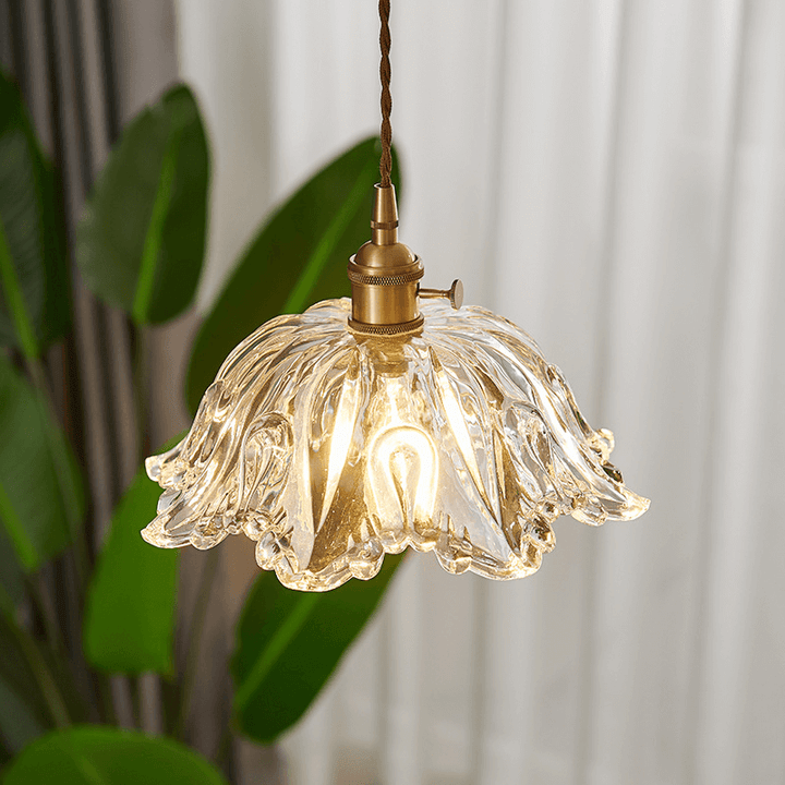 Pendellampe / Loftlampe med Metalldetaljer