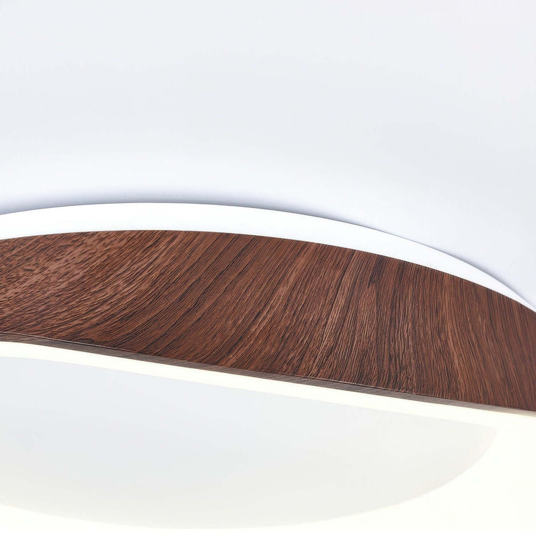 Nordisk loftlampe med kunstnerisk træstruktur