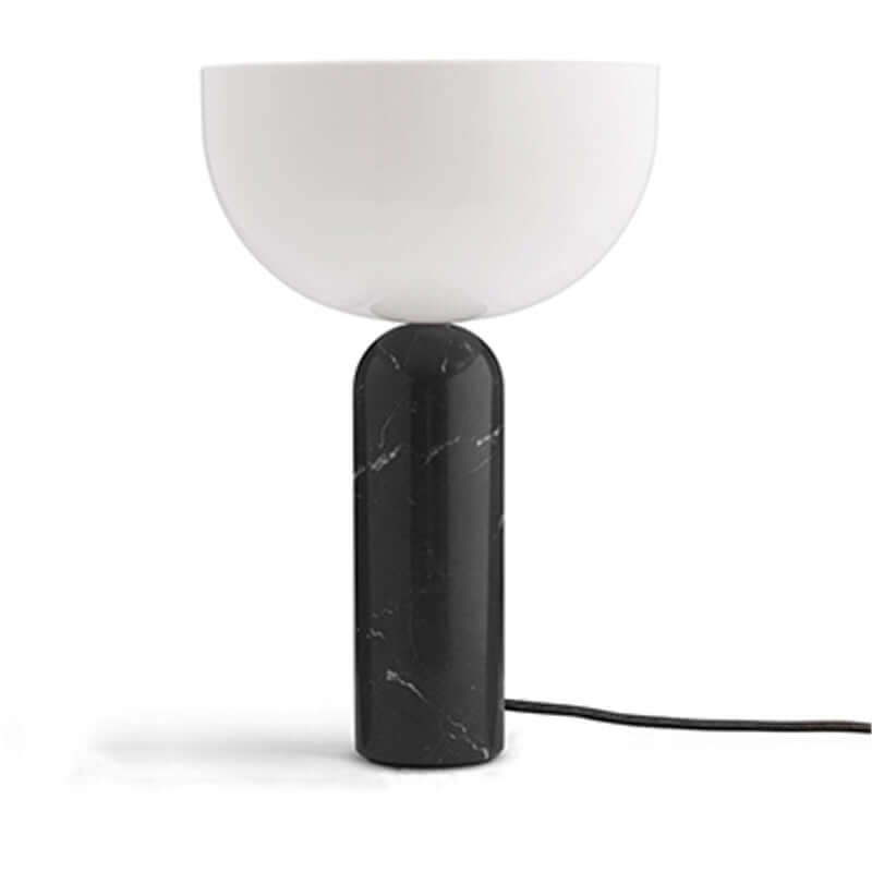 Stilfuld marmorbordlampe til stuen