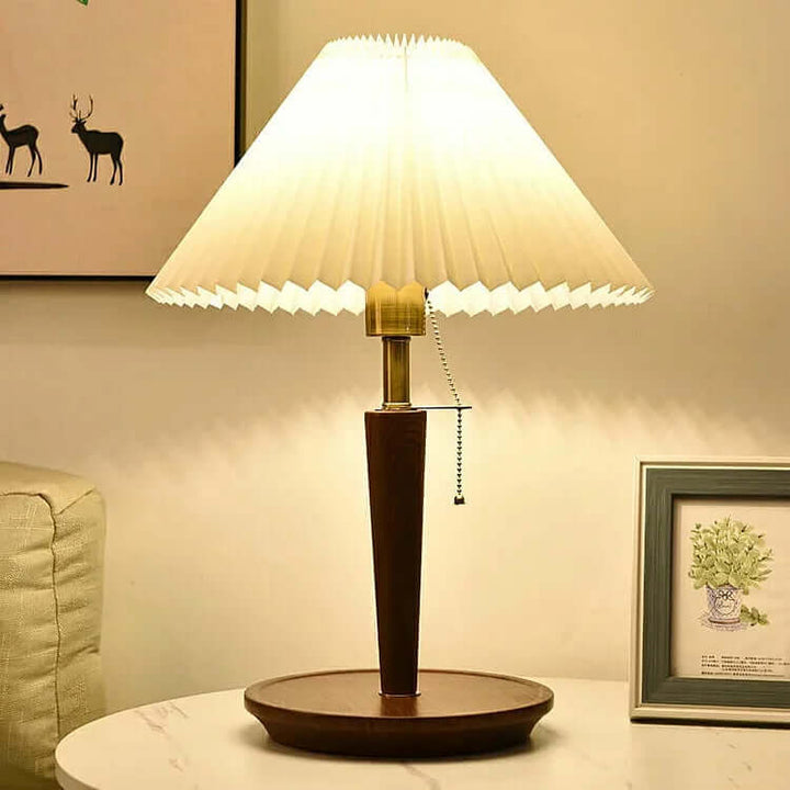 Bordlampe med råboret træ