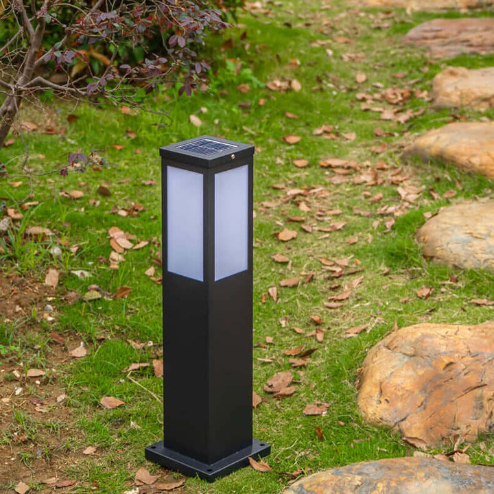 Moderne solcellelampe til udendørs brug