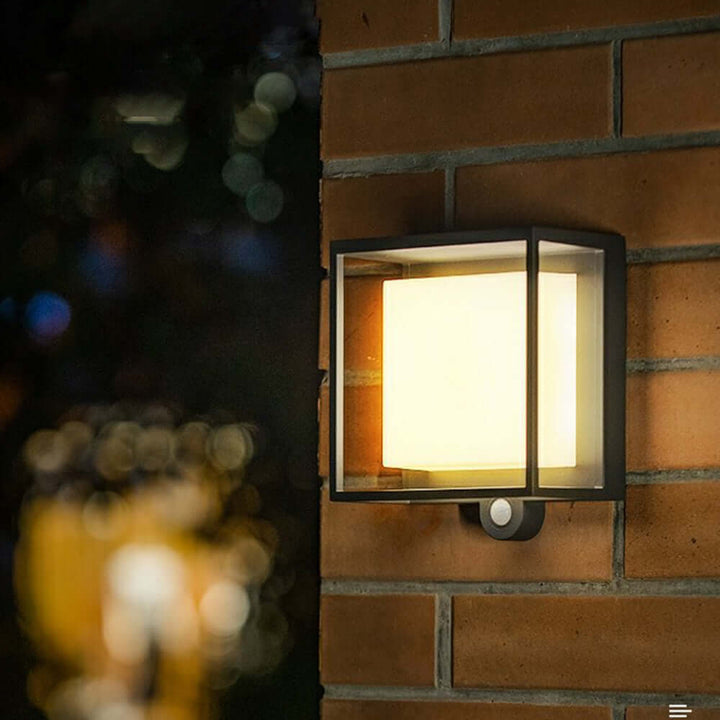 Moderni aurinkokenno-seinävalaisin, ulkokäyttöön