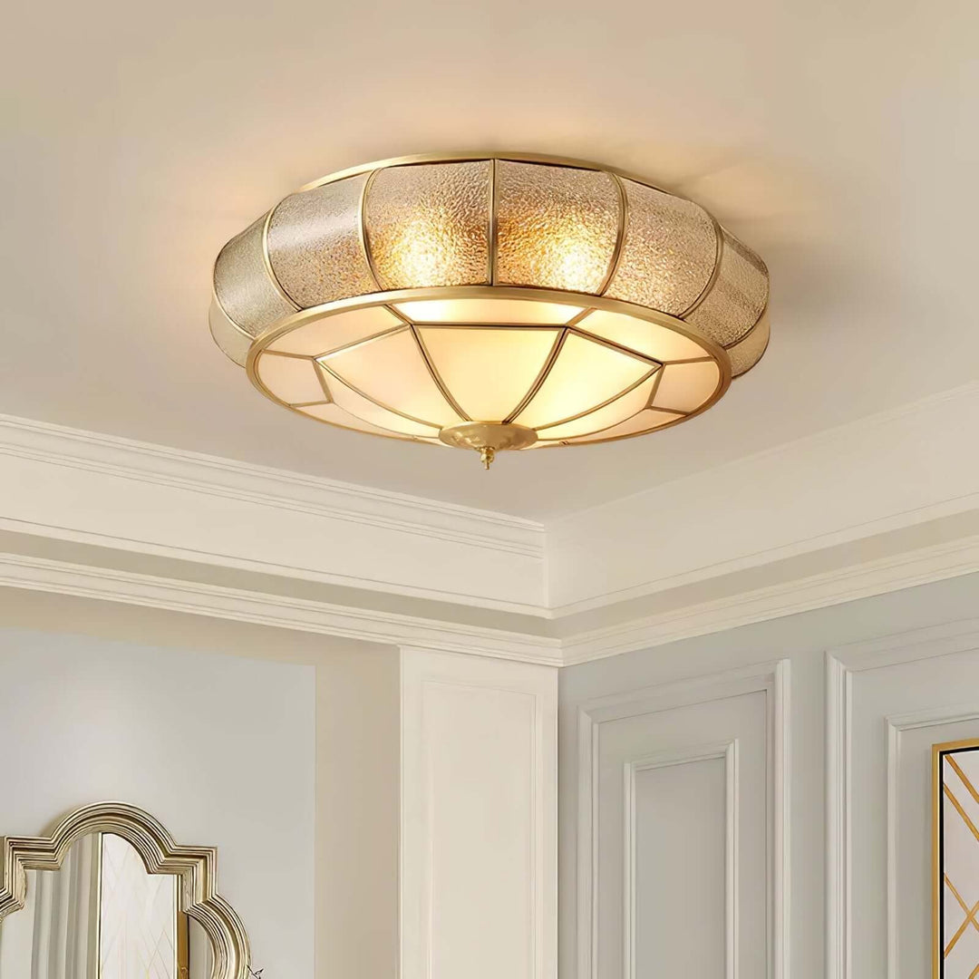 Moderne guldbelagt pendellampe med tekstureret glas