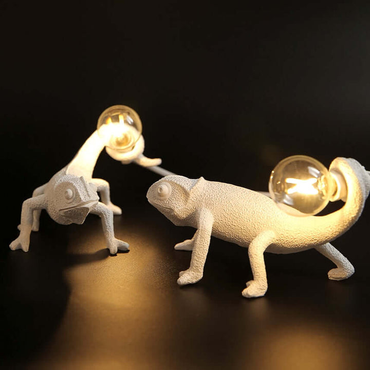 Moderne firbens-bordlampe i harpiks