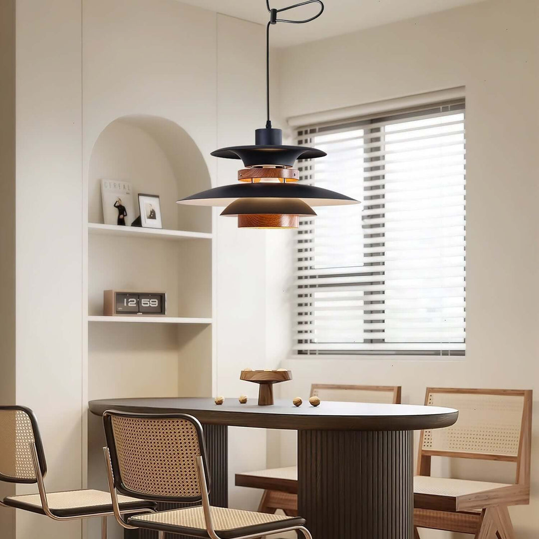 Moderne pendellampe med svingarm