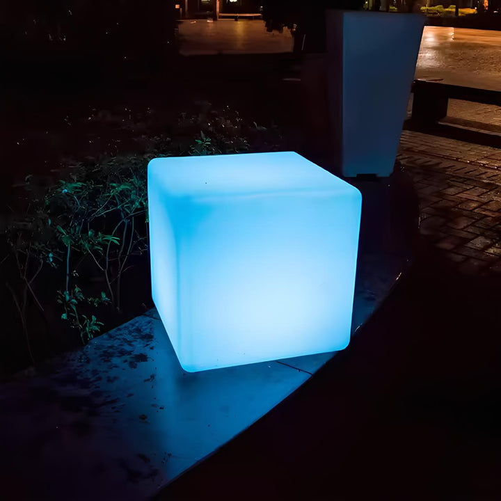 Kubisk Have Lampe
