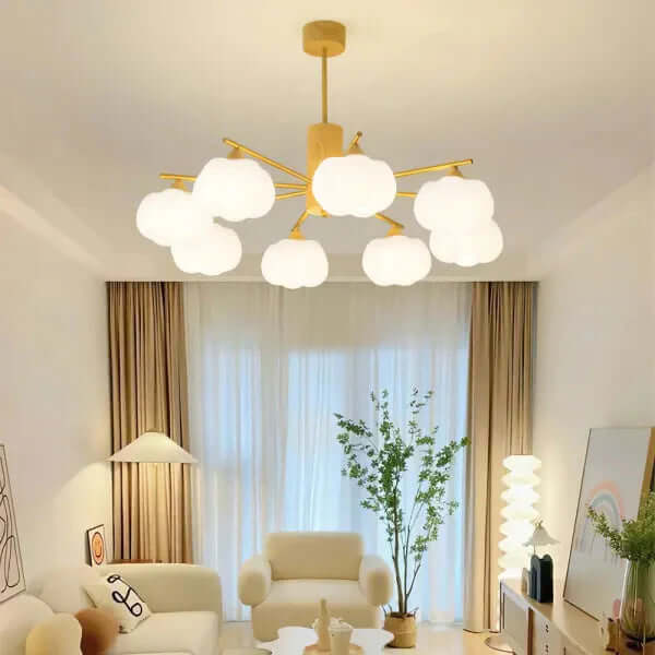Moderne loftslampe i træ og bomuldskugler