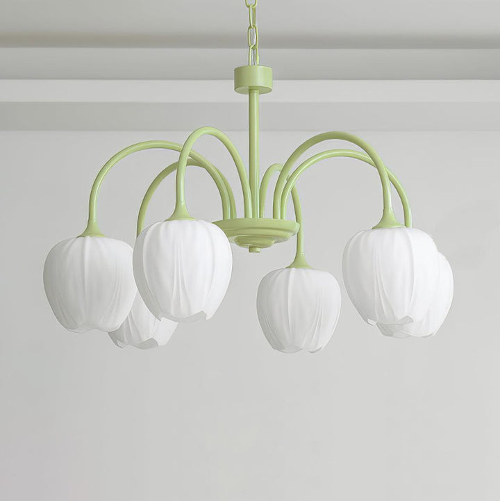 Detalje af moderne loftlampe i matcha-stil