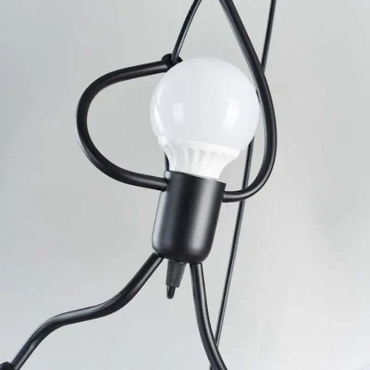 Sjov pendel lampe med dukkedesign