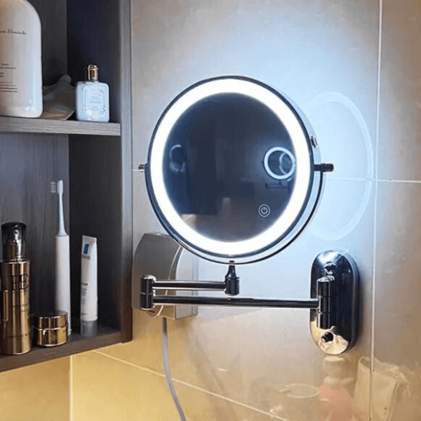 Sort genopladeligt LED-forstørrelsesspejl til makeup og badeværelse