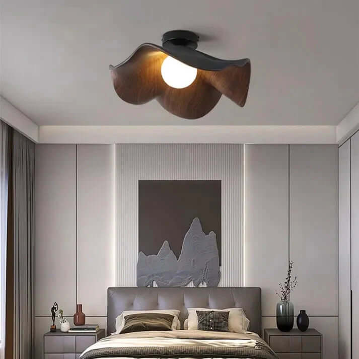 Moderne Lotus Loftlampe i Sort med Valnøddedetaljer