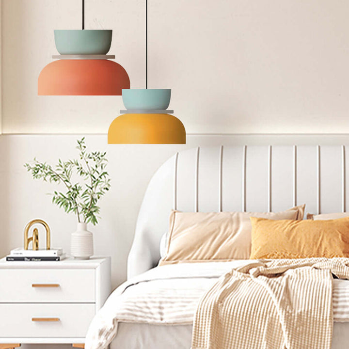 Moderne loftlampe i farveblokke med nordisk design