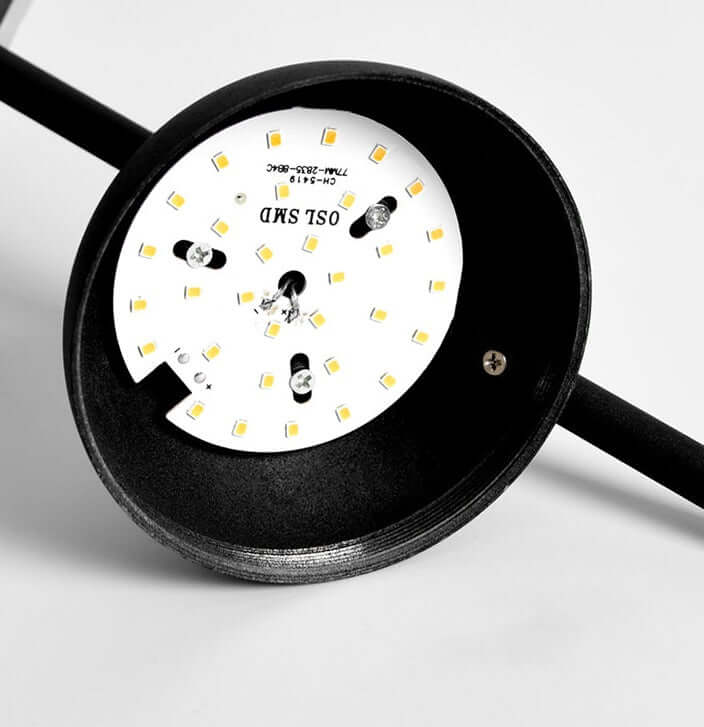 Moderne pendellampe belyst
