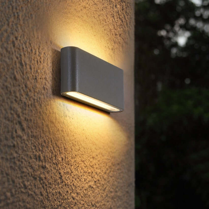 Moderni LED-ulkoseinävalaisin, vesitiivis, ylös-alas-valaistus