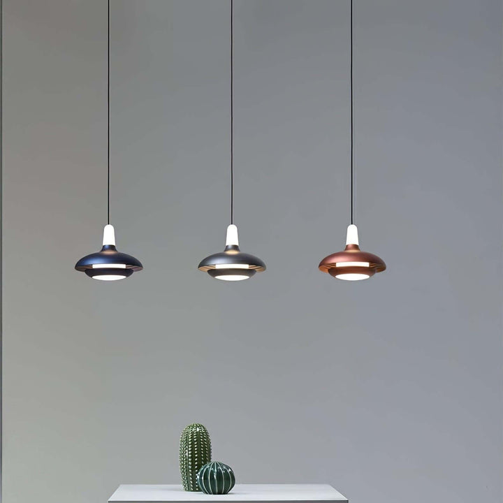 Moderne loftslampe i tropisk stil