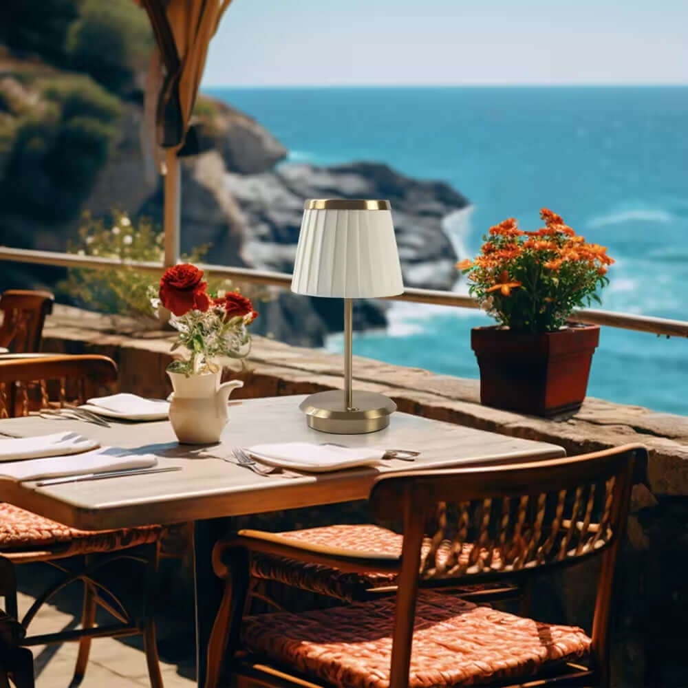 Elegant bordlampe med klassisk stil