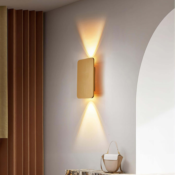 Moderni suorakulmainen seinävalaisin kulta