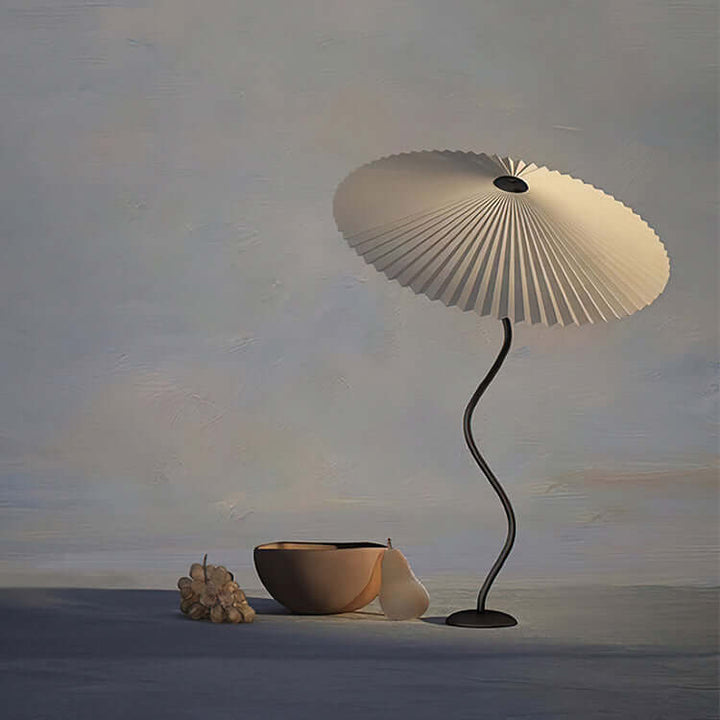 Buet skrivebordslampe
