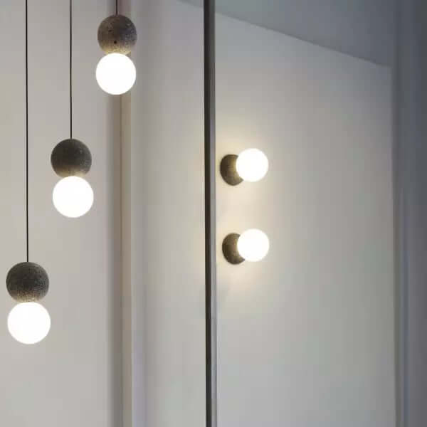 Moderne loftslampe med betonmønster og glas