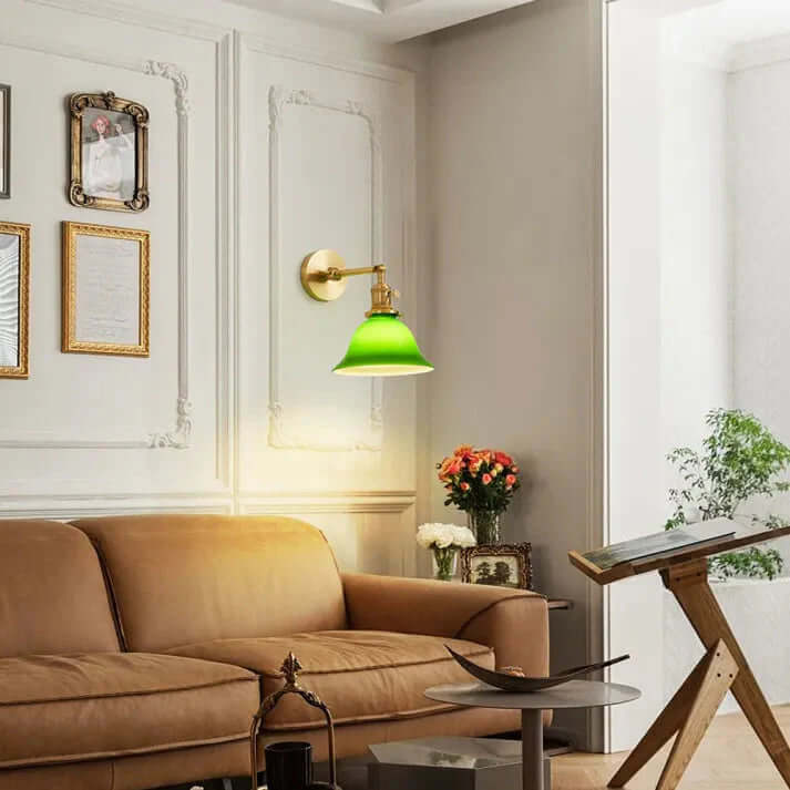 Vintage-stil væglampe med justerbar arm, grønt glas