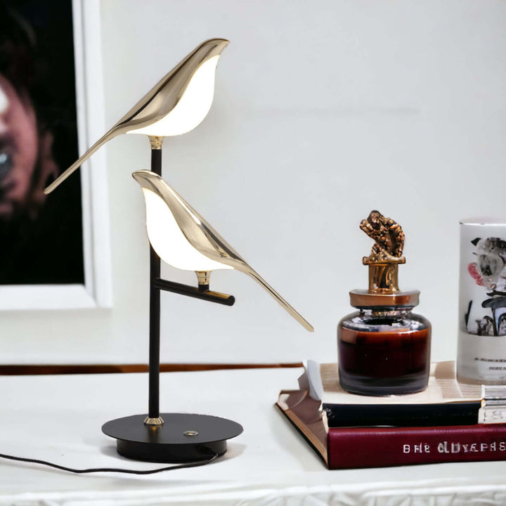 Moderne bordlampe i metal - Fugleformet