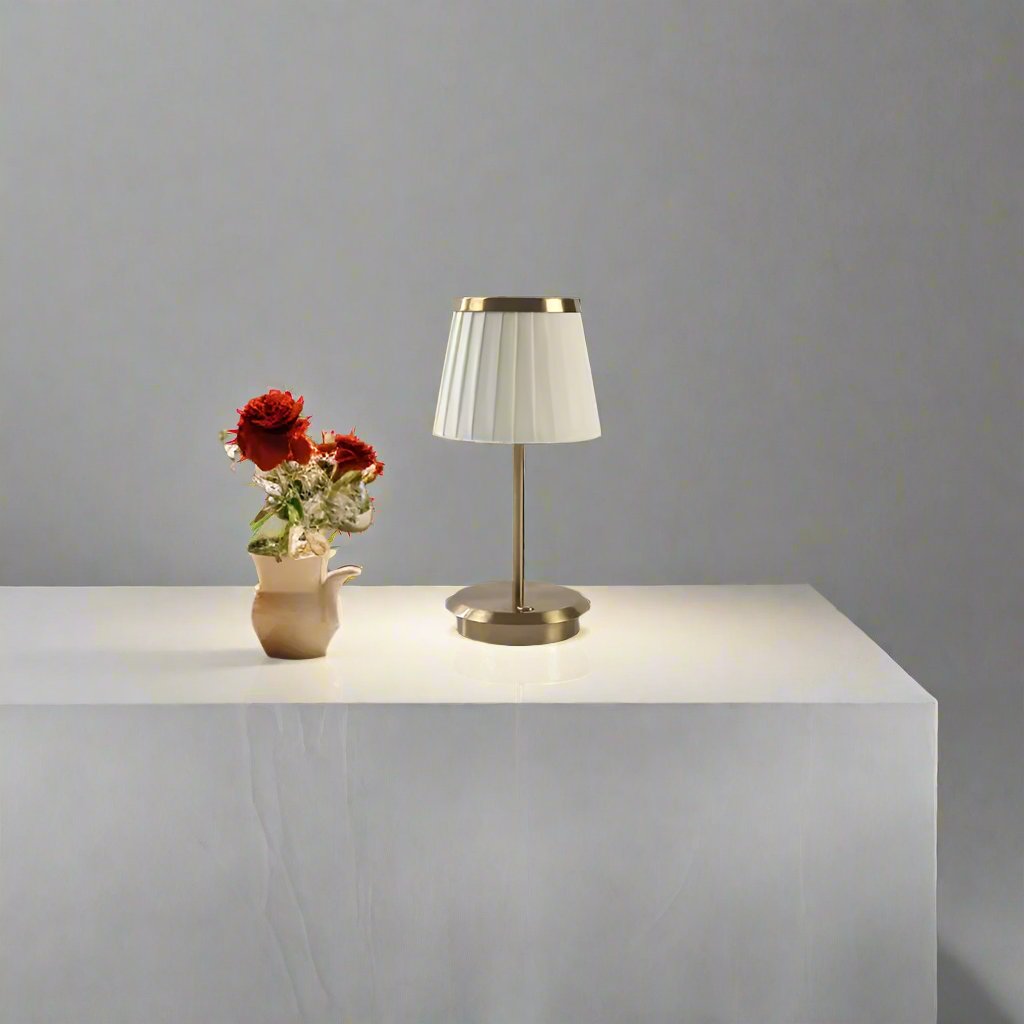 Elegant Bordlampe – Stemningsfuld og Holdbar Belysning