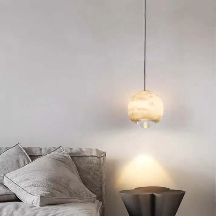Moderne marmor- og alabast pendellampe, kugleformet design, nordisk stil