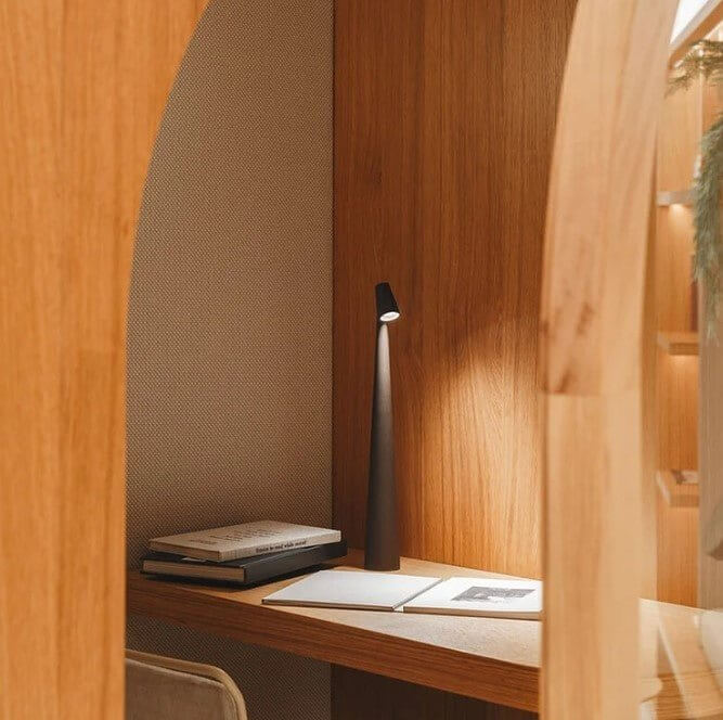 Detalje af bærbar LED-bordlampe