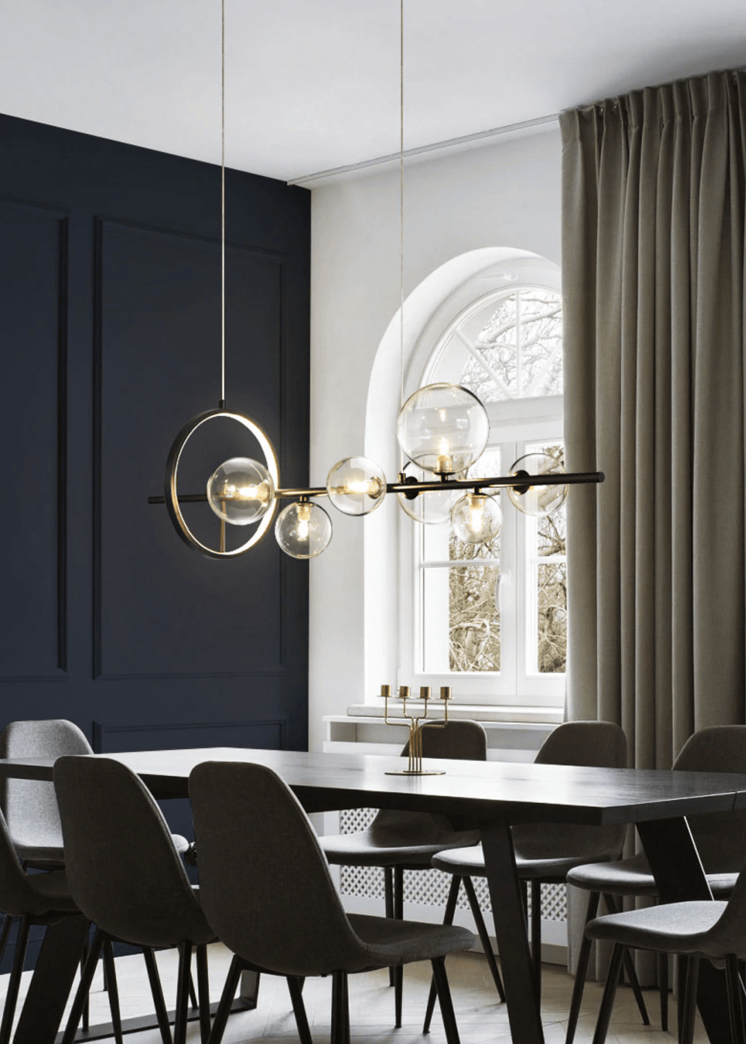 Glasboble pendellampe med naturlig hvid lysfarve