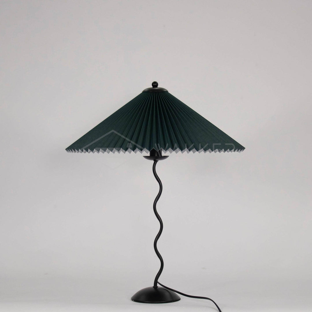 Buet skrivebordslampe