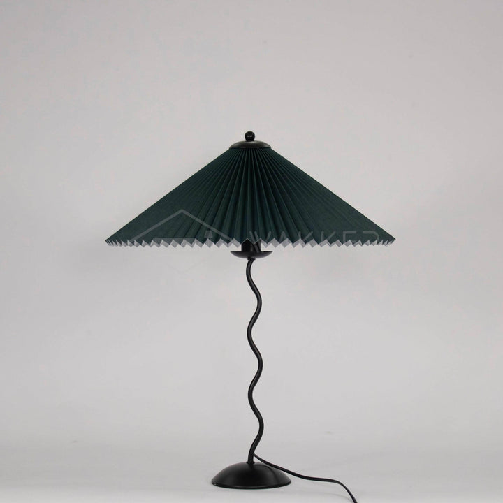 Buet skrivebordslampe