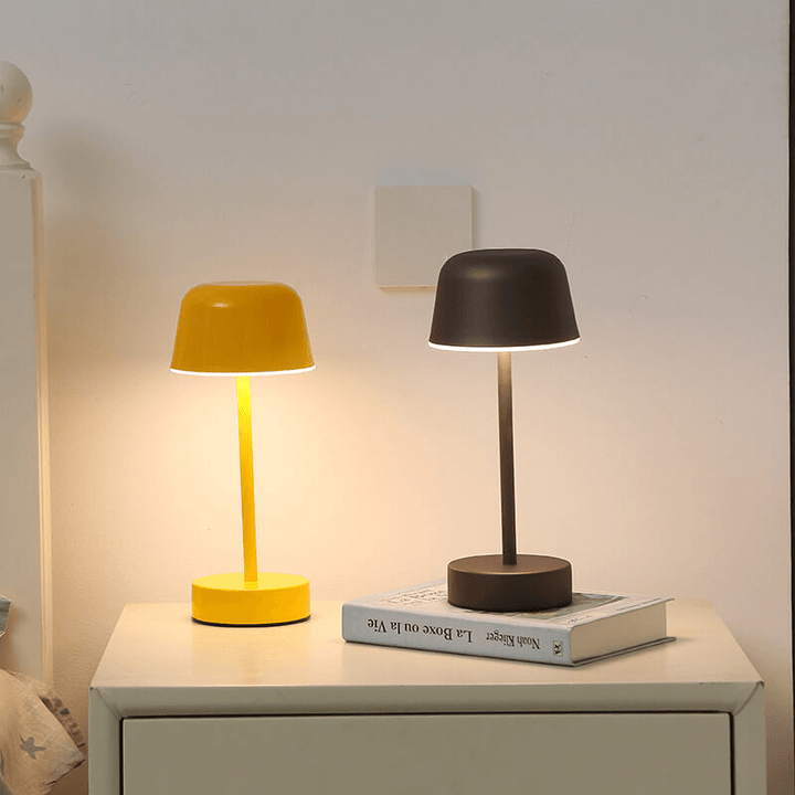 Moderne trådløs bordlampe