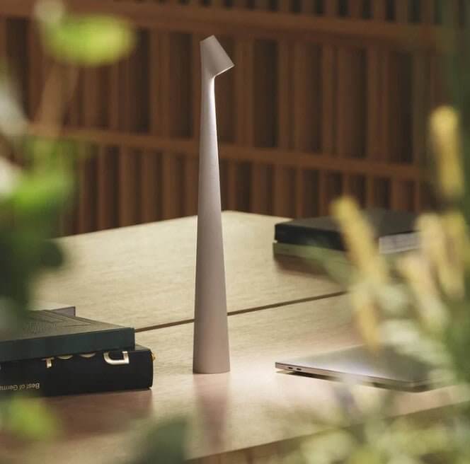 Bærbar LED-bordlampe som dekorativ genstand