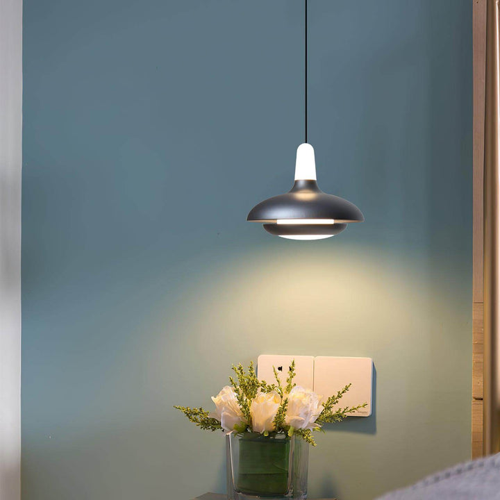 Moderne loftslampe i tropisk stil