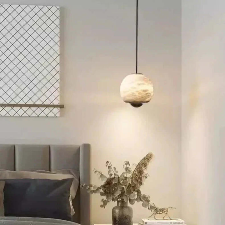 Moderne marmor- og alabast pendellampe, kugleformet design, nordisk stil
