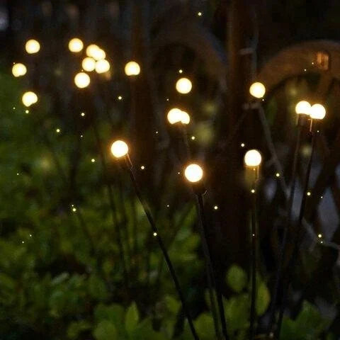 Aurinkoenergialla toimiva LED-puutarhavalo, 7 värin vaihtelua, luo taianomaisen tunnelman ulkotilaan, heiluu tuulessa.