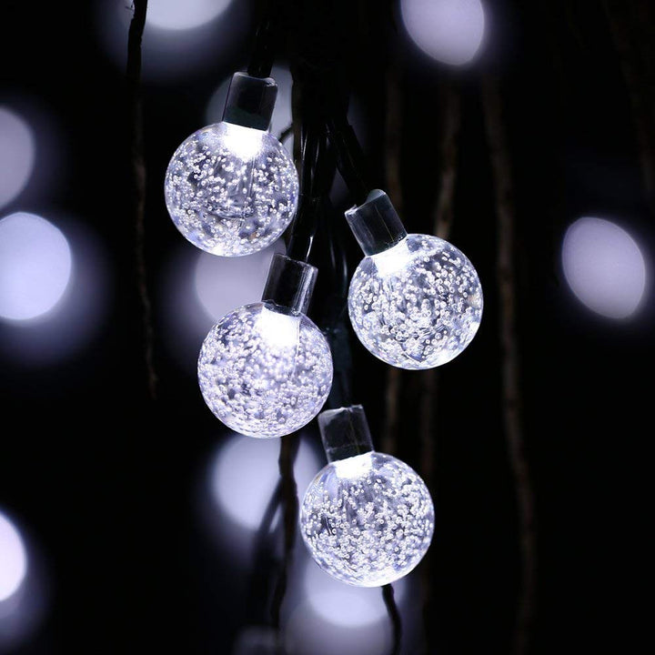 Aurinkoenergialla toimivat kristallipallo-valot puutarhaan, kimaltavat LED-lamput, 8 valomoodia, IP65 vedenkestävät.